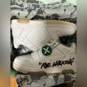 Off white sneakers unisex